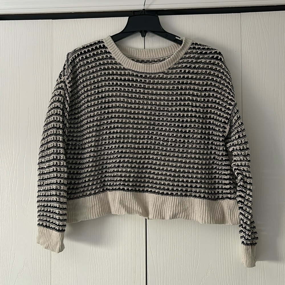 Oversized cropped sweater